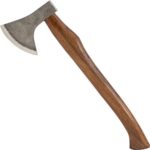 Axe - kirvis su odine makštimi